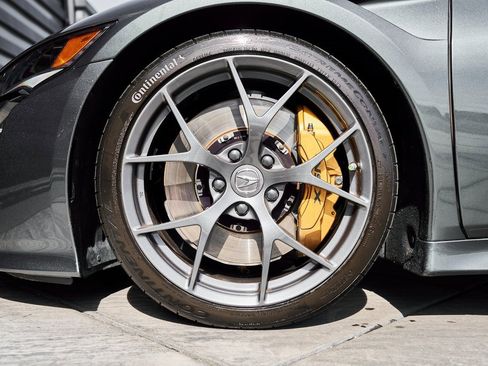 Used 2017 Acura NSX image 3