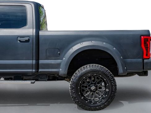 Used 2017 Ford F250 XLT w/ XLT Value Package image 11