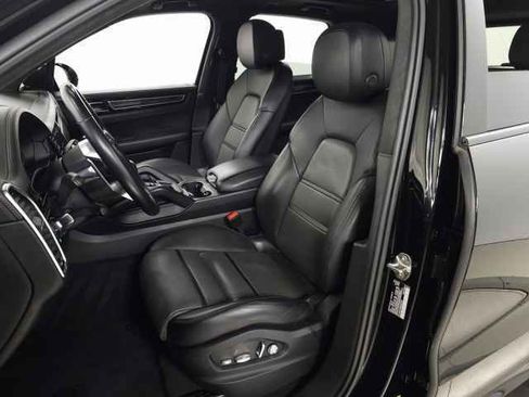 Used 2021 Porsche Cayenne GTS image 15