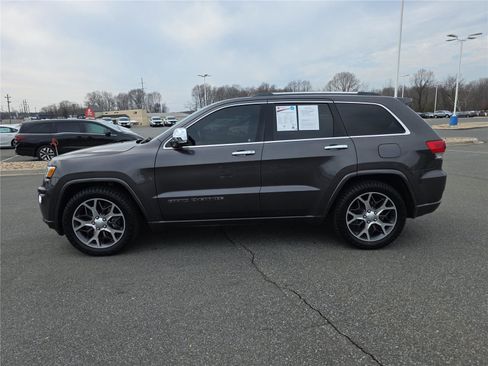 Used 2019 Jeep Grand Cherokee Overland image 3