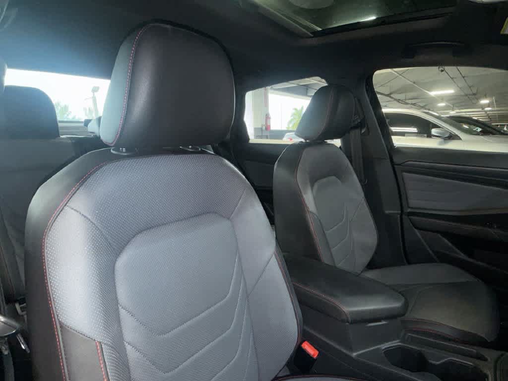Certified 2025 Volkswagen Jetta GLI Autobahn FWD image 27