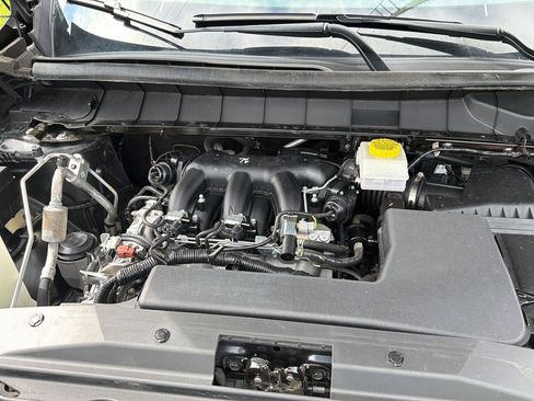 Used 2024 Nissan Pathfinder SV FWD image 34
