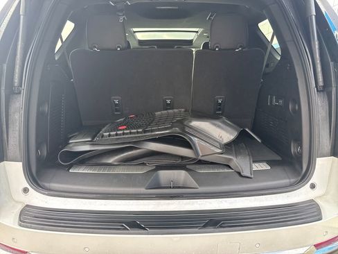 Used 2025 Chevrolet Tahoe High Country image 24