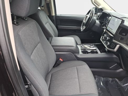 Used 2024 Ford Expedition XLT AWD/4WD image 10