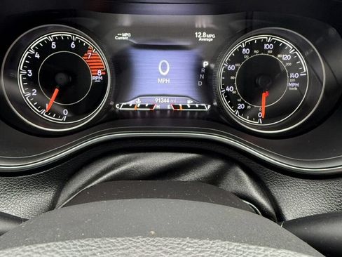 Used 2019 Jeep Cherokee Trailhawk w/ Comfort/Convenience Group AWD/4WD image 31