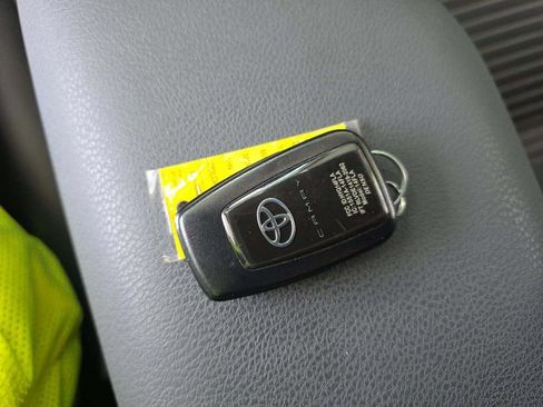 Used 2024 Toyota Camry SE w/ Cold Weather Package FWD image 10