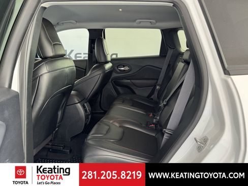 Used 2022 Jeep Cherokee Trailhawk w/ Trailer Tow Group image 15