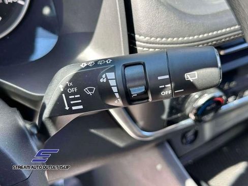Used 2024 Nissan Rogue SV AWD/4WD image 27