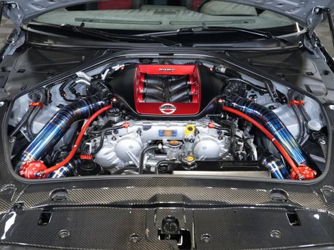 Used 2017 Nissan GT-R NISMO AWD/4WD image 45