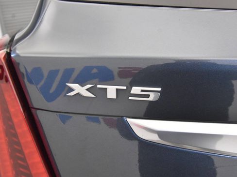 Used 2020 Cadillac XT5 Premium Luxury image 36