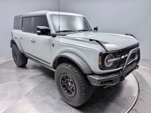 Used 2021 Ford Bronco First Edition AWD/4WD image 3