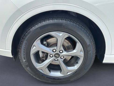 Used 2024 Ford Escape ST-Line w/ Tech Pack #1 AWD/4WD image 9