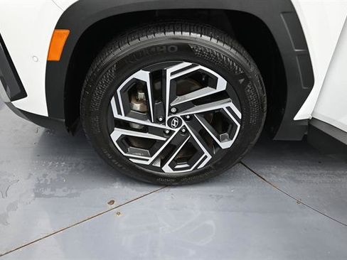 Used 2025 Hyundai Tucson Limited FWD image 18