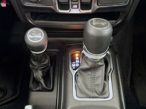 Used 2023 Jeep Wrangler Unlimited AWD/4WD image 24