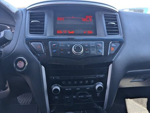 Used 2014 Nissan Pathfinder S FWD image 15