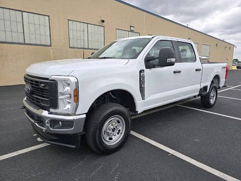 Used 2025 Ford F250 XL w/ FX4 Off-Road Package AWD/4WD image 3