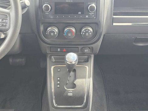 Used 2011 Jeep Patriot Sport FWD image 14