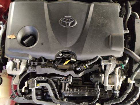 Used 2018 Toyota Camry LE image 30