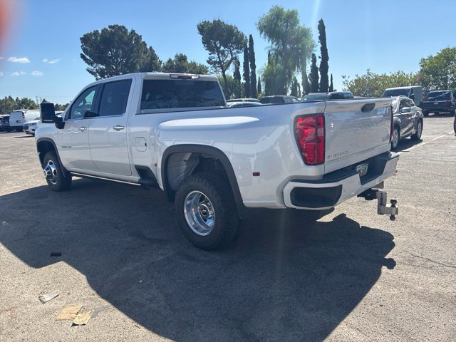 Used 2023 Chevrolet Silverado 3500 High Country AWD/4WD image 3