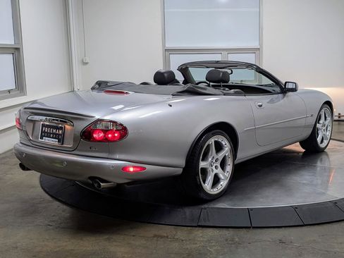 Used 2001 Jaguar XKR Convertible image 17