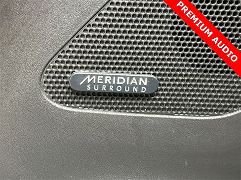 Used 2019 Jaguar F-PACE S image 20