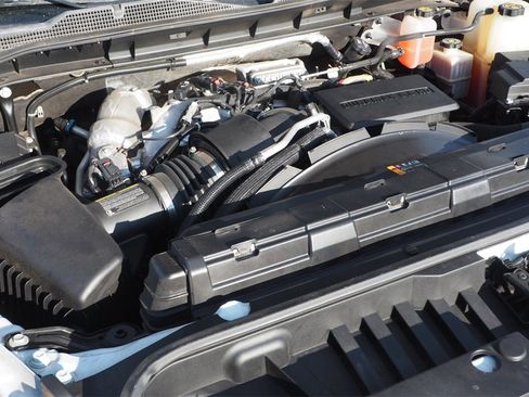 Used 2022 Chevrolet Silverado 2500 Custom w/ Custom Value Package image 10