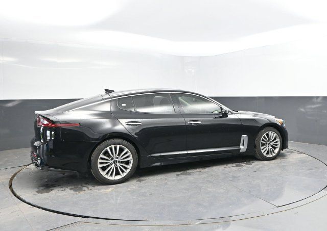 Used 2019 Kia Stinger Premium RWD image 2