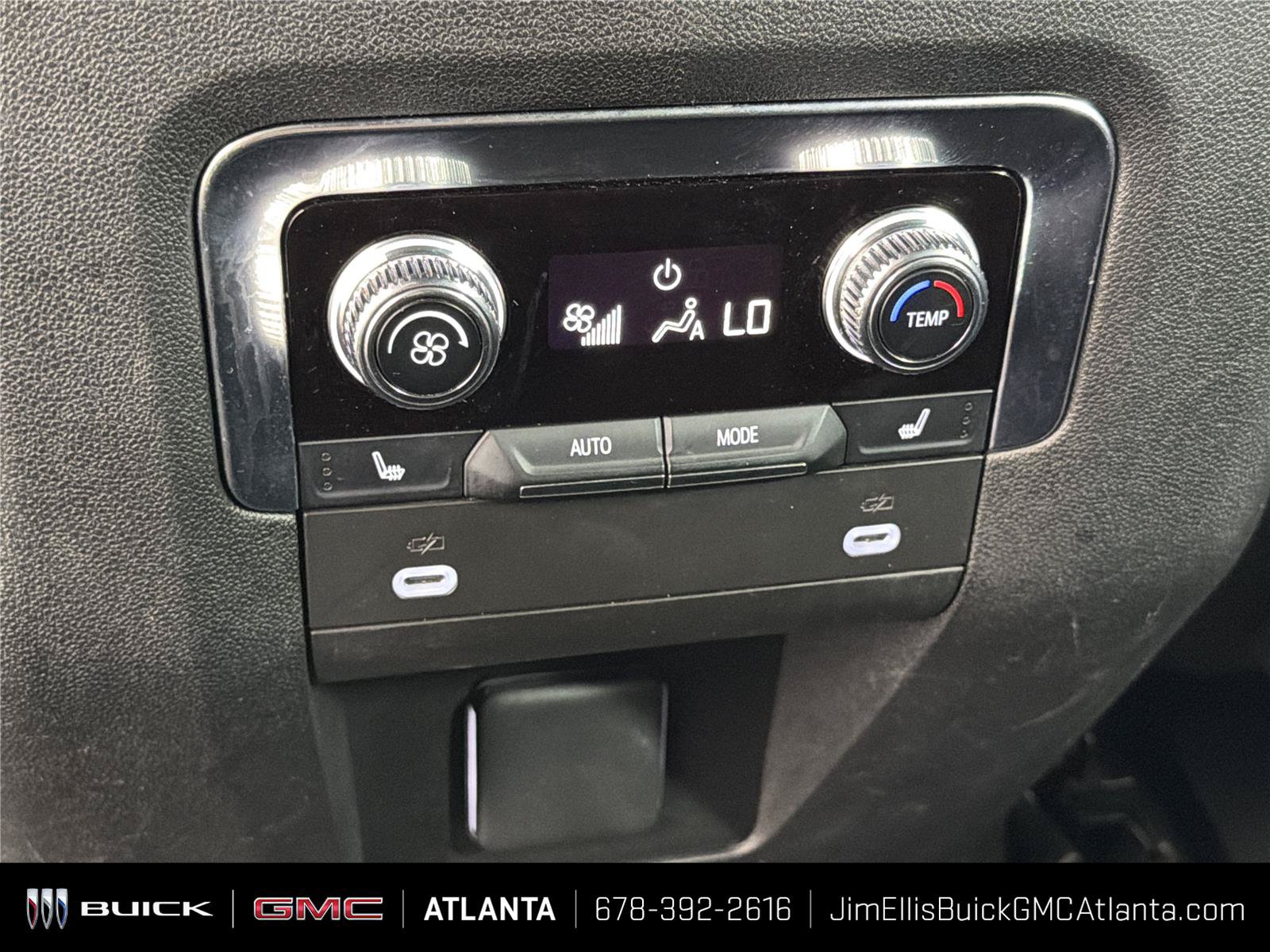 Used 2024 GMC Yukon XL Denali RWD image 23