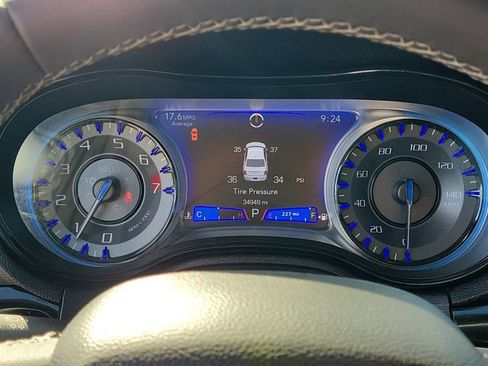 Used 2023 Chrysler 300 S RWD image 29