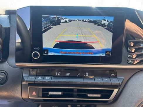 Used 2025 Toyota Camry LE w/ Convenience Package image 15