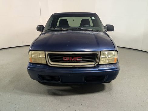 Used 2002 GMC Sonoma SLS w/ Marketing Option Pkg image 2