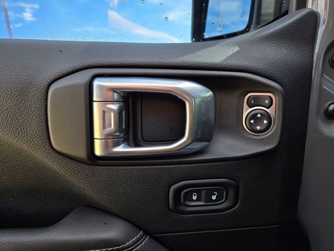 Used 2021 Jeep Wrangler Unlimited Sahara image 14