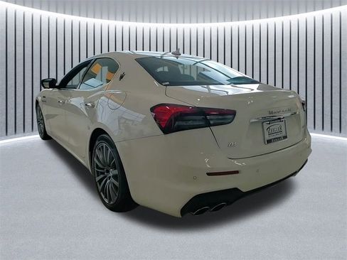 Used 2022 Maserati Ghibli Modena Q4 image 3