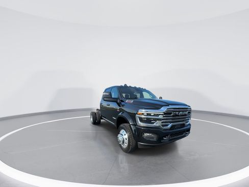 New 2026 RAM 4500 4x4 Crew Cab DRW w/ Laramie Trim Package image 2