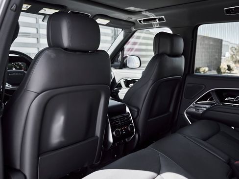 Used 2024 Land Rover Range Rover SE AWD/4WD image 33