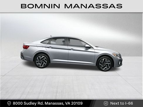 Used 2023 Volkswagen Jetta SEL image 6