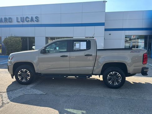 Used 2022 Chevrolet Colorado Z71 AWD/4WD image 8