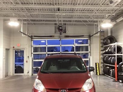 Used 2010 Toyota Sienna LE