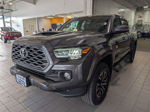 Used 2023 Toyota Tacoma TRD Sport AWD/4WD image 5