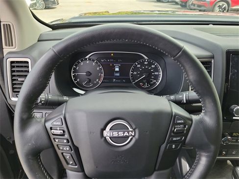 Used 2024 Nissan Frontier SL w/ Technology Package image 16