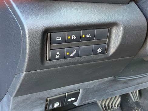 Used 2021 Nissan Kicks S image 10