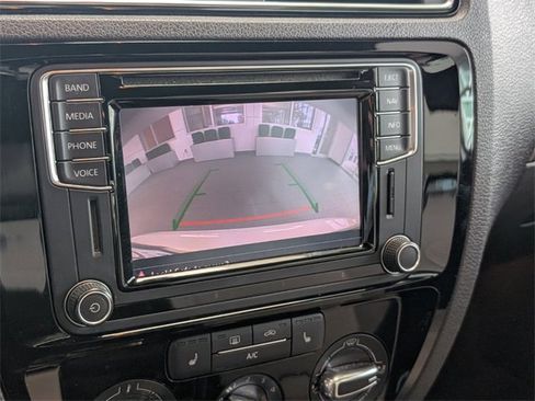 Used 2016 Volkswagen Jetta Sport image 20