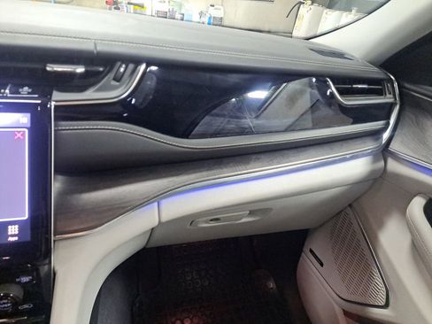 Used 2023 Jeep Grand Cherokee Overland w/ Rear Seat Video Group I AWD/4WD image 36