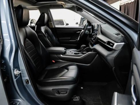 Used 2021 Toyota Highlander XLE FWD image 41