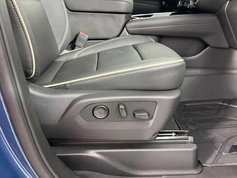 New 2026 Chevrolet Suburban Premier AWD/4WD image 10