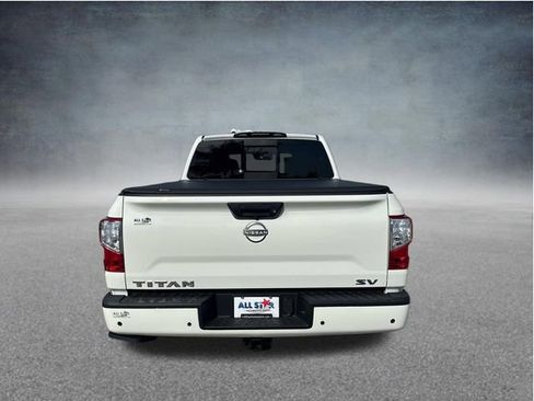 Used 2024 Nissan Titan SV w/ SV Convenience Package RWD image 8