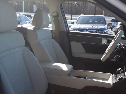 Used 2025 Hyundai Santa Fe Limited image 38