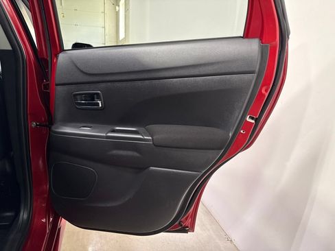 Used 2012 Mitsubishi Outlander Sport SE AWD/4WD image 27