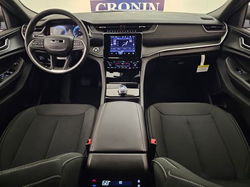 New 2025 Jeep Grand Cherokee L Altitude image 16