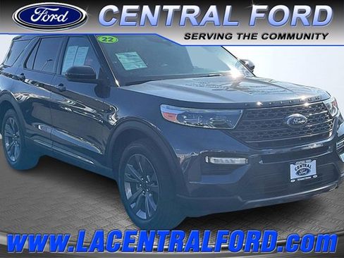 Certified 2022 Ford Explorer XLT w/ Equipment Group 202A image 1